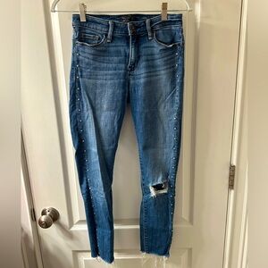 Abercrombie Harper Low Rise Ankle Jeans | Med Wash Distress Stud detail Sz 25/0